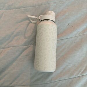 HydraPeak - White Leopard Print Water Bottle 32oz